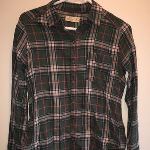 HOLLISTER GREEN FLANNEL BUTTON DOWN WITH POCKET